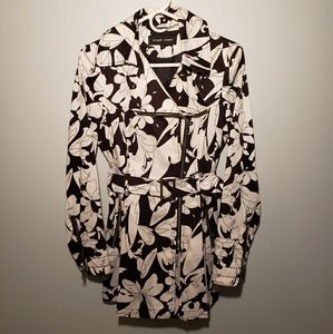 Stylish Spring Jacket w/ Blck & White Floral Print